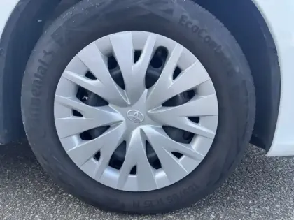 Photo 8 Toyota Yaris 70 VVT-i Dynamic NG VVT I MY22