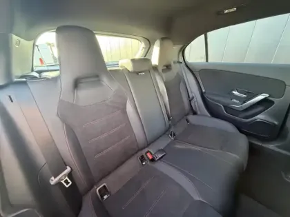 Photo 16 Mercedes Classe A 200 d Star Edition