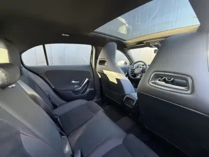 Photo 15 Mercedes Classe A 200 d Star Edition