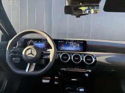 Photo 7 Mercedes Classe A 200 d Star Edition