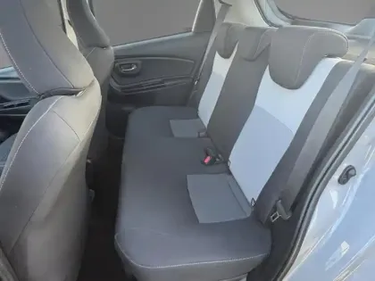 Photo 10 Toyota Yaris Hybride 100H HYBRID Dynamic