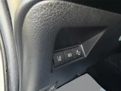 Photo 13 Toyota Yaris Hybride 100H HYBRID Dynamic