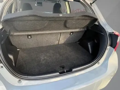 Photo 14 Toyota Yaris Hybride 100H HYBRID Dynamic