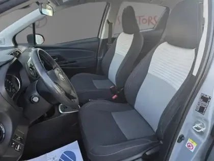 Photo 9 Toyota Yaris Hybride 100H HYBRID Dynamic