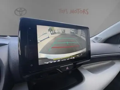 Photo 12 Toyota Yaris Hybride 116h Iconic