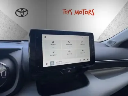 Photo 11 Toyota Yaris Hybride 116h Iconic