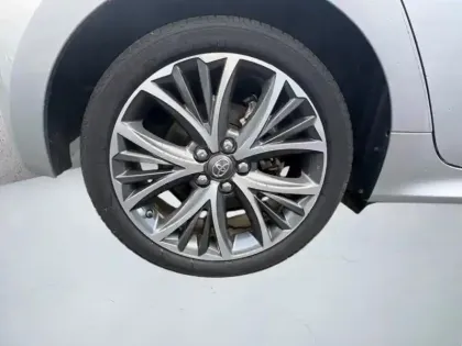 Photo 15 Toyota Yaris Hybride 116h Iconic