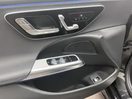 Photo 13 Mercedes Classe E Berline 220 d AMG Line