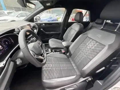 Photo 8 Volkswagen T-roc  1.5 TSI Evo2 150ch R-Line Edition DSG7