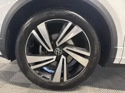 Photo 6 Volkswagen T-roc  1.5 TSI Evo2 150ch R-Line Edition DSG7