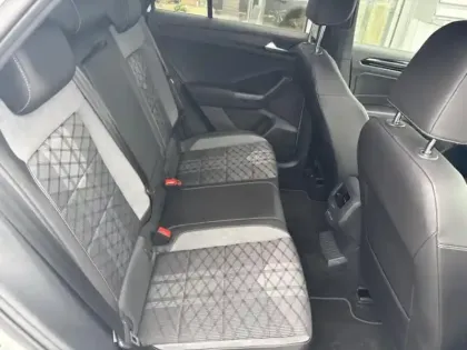 Photo 10 Volkswagen T-roc  1.5 TSI Evo2 150ch R-Line Edition DSG7