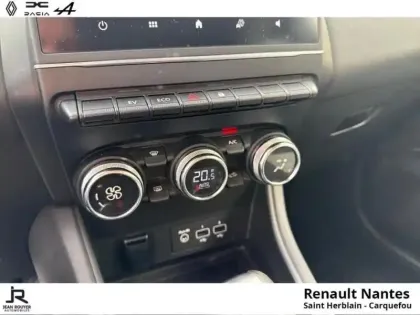 Photo 11 Renault Captur  1.6 E-Tech hybride 145ch Business -21