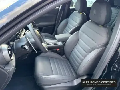 Photo 7 Alfa Romeo Tonale  1.5 Ibrida 175ch Veloce TCT