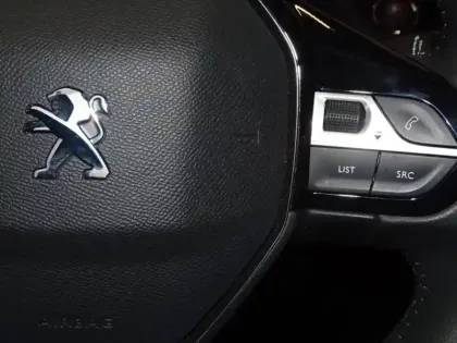 Photo 13 Peugeot 208  1.2 PureTech 100ch S&S Allure 118g