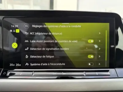 Photo 12 Volkswagen Golf  1.0 eTSI OPF 110ch Life Plus DSG7