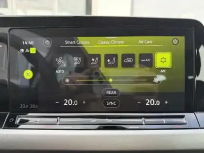 Photo 14 Volkswagen Golf  1.0 eTSI OPF 110ch Life Plus DSG7