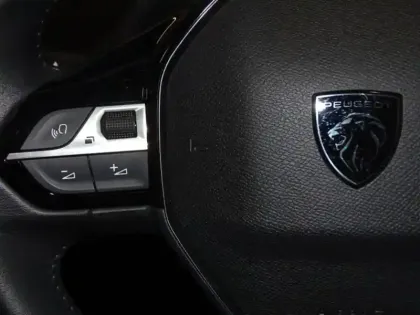 Photo 12 Peugeot 208  1.2 PureTech 100ch S&S Allure