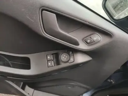 Photo 5 Ford Fiesta  1.1 75ch  Cool & Connect 5p