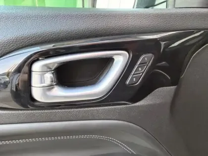 Photo 11 Jeep Compass  1.3 Turbo T4 240ch PHEV 4xe S AT6 eAWD