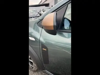 Photo 13 Dacia Jogger  1.6 hybrid 140ch Extreme 5 places -24