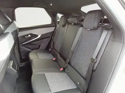 Photo 11 Peugeot 3008  Hybrid 136 e-DCS6