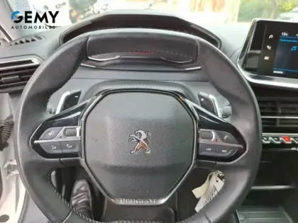 Photo 12 Peugeot 2008  PureTech 130 S&S EAT8