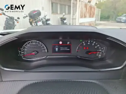 Photo 11 Peugeot 2008  PureTech 130 S&S EAT8