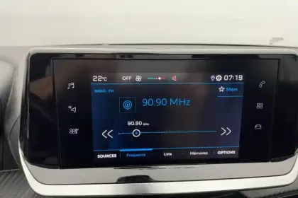 Photo 111 Peugeot 208  PureTech 100 S&S BVM6