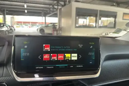 Photo 15 Peugeot 2008  Moteur électrique 136 ch