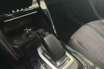 Photo 18 Peugeot 2008  Moteur électrique 136 ch