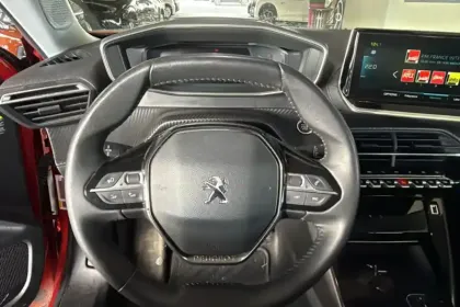 Photo 17 Peugeot 2008  Moteur électrique 136 ch