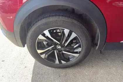 Photo 14 Peugeot 2008  Moteur électrique 136 ch