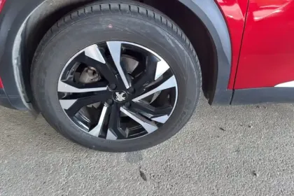 Photo 12 Peugeot 2008  Moteur électrique 136 ch