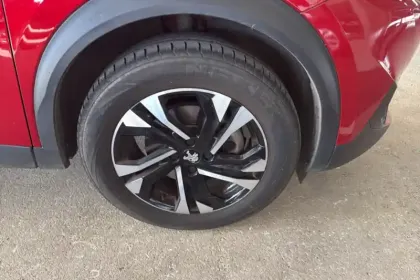 Photo 13 Peugeot 2008  Moteur électrique 136 ch