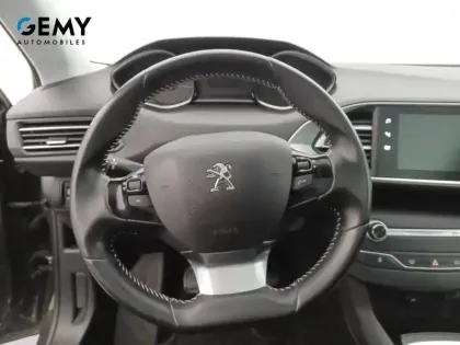 Photo 12 Peugeot 308  SW PureTech 110ch S&S BVM6