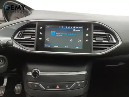 Photo 13 Peugeot 308  SW PureTech 110ch S&S BVM6