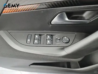 Photo 11 Peugeot 2008  PureTech 100 S&S BVM6