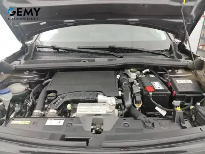 Photo 14 Peugeot 2008  PureTech 100 S&S BVM6
