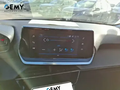 Photo 12 Peugeot 208  PureTech 100 S&S EAT8