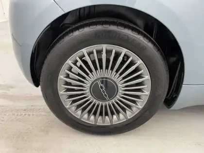 Photo 18 Fiat 500  e 95 ch