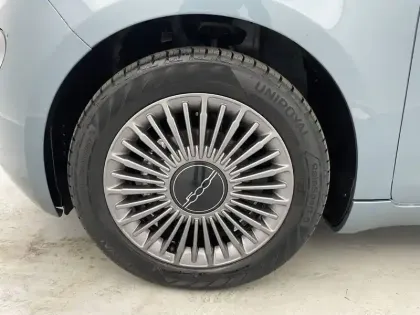 Photo 16 Fiat 500  e 95 ch