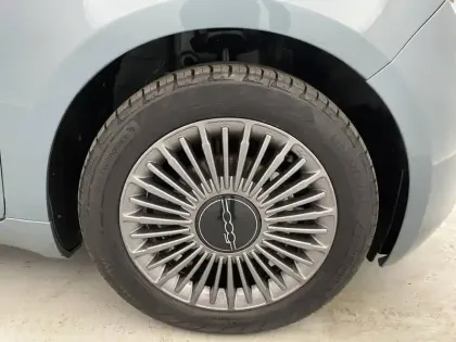 Photo 17 Fiat 500  e 95 ch