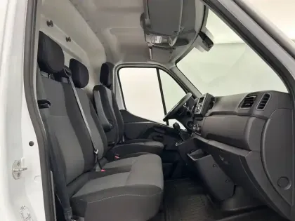 Photo 31 Renault Master  FGN TRAC F3500 L2H2 BLUE DCI 135