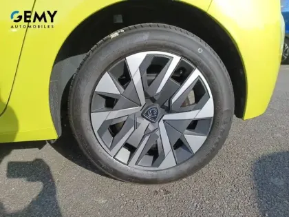 Photo 10 Peugeot 208  Hybrid 110 ch e-DCS6