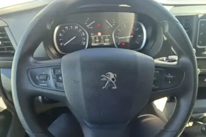 Photo 17 Peugeot Expert  Standard BlueHDi 120ch S&S BVM6