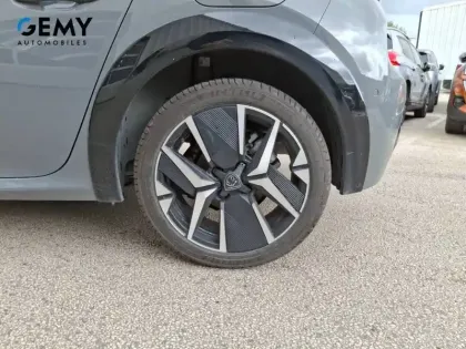 Photo 10 Peugeot 208  Hybrid 100 e-DCS6