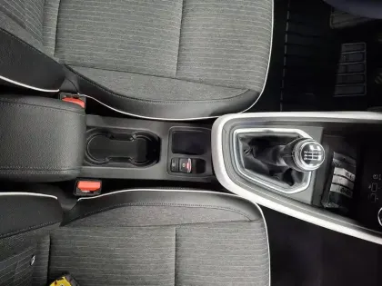 Photo 72 Renault Clio Gén. V (BJA) Ph1 Intens 5