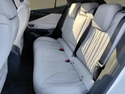 Photo 16 DS DS 4 E-Tense Cross 1.6 224 ch Rivol