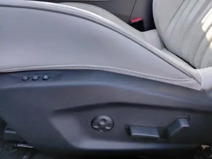 Photo 12 DS DS 4 E-Tense Cross 1.6 224 ch Rivol