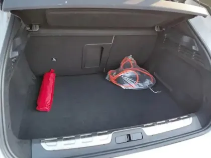 Photo 9 DS DS 4 E-Tense Cross 1.6 224 ch Rivol